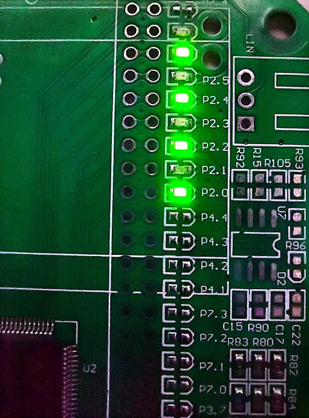 LED灯亮灭控制-1表示灯亮.jpg