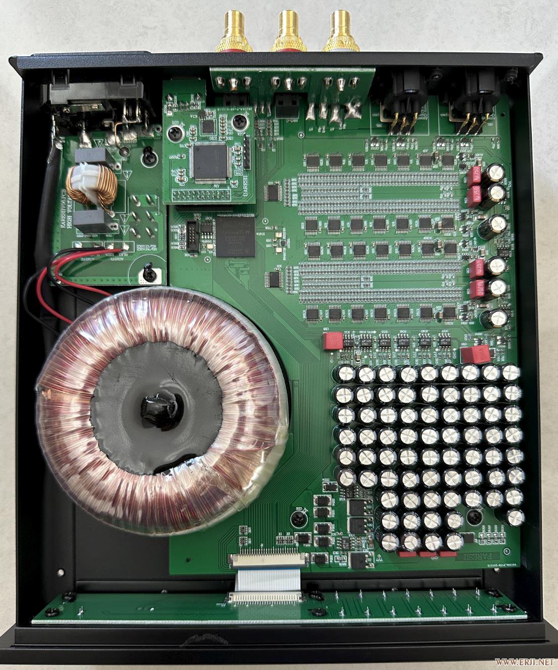 R2R Hi End audio DAC.jpg