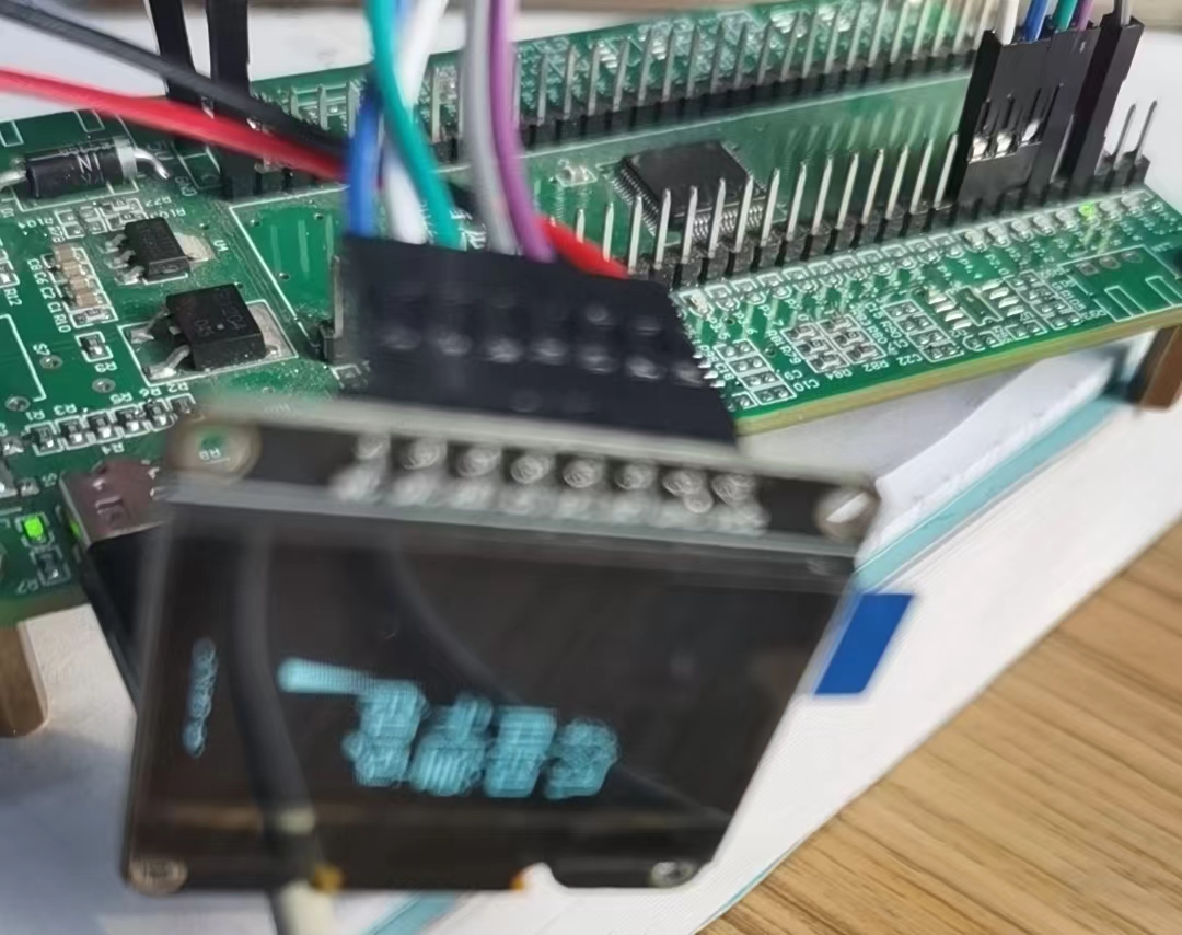  OLED_WR_Byte(0xA1,OLED_CMD);//设置段重映射--Set SEG/Column Mapping     0xa0左右反置 0xa1正常      O ...